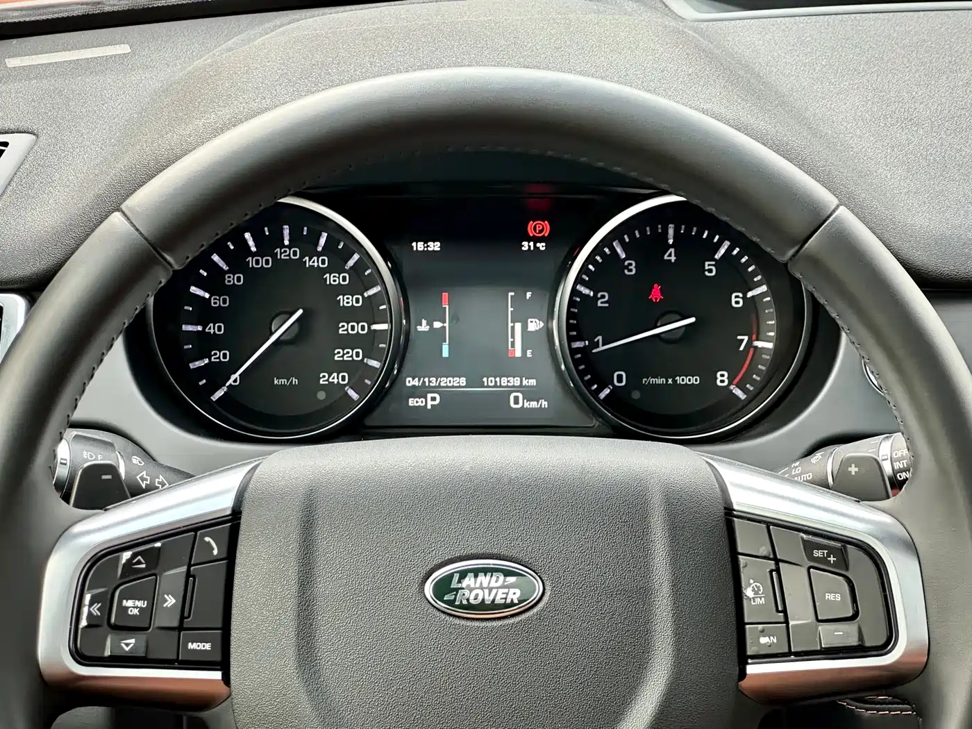 Land Rover Discovery Sport 2016 2.0T HSE LUXURY фото 14