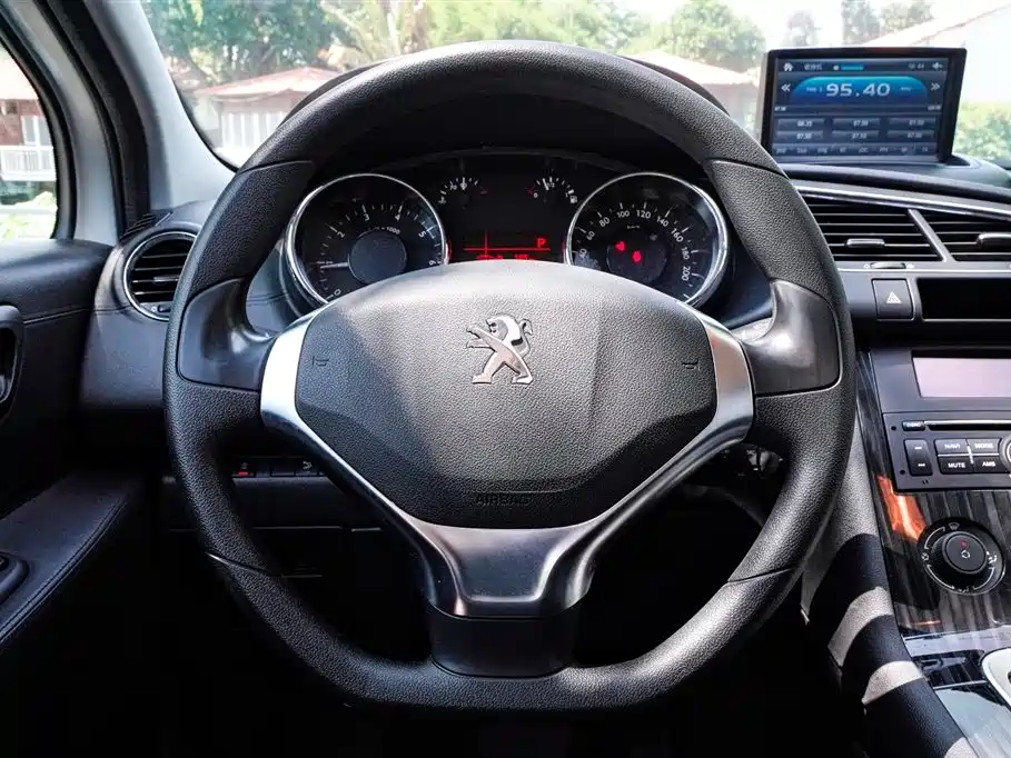 Peugeot 3008 2016 2015 1.6THP Automatic Classic Edition