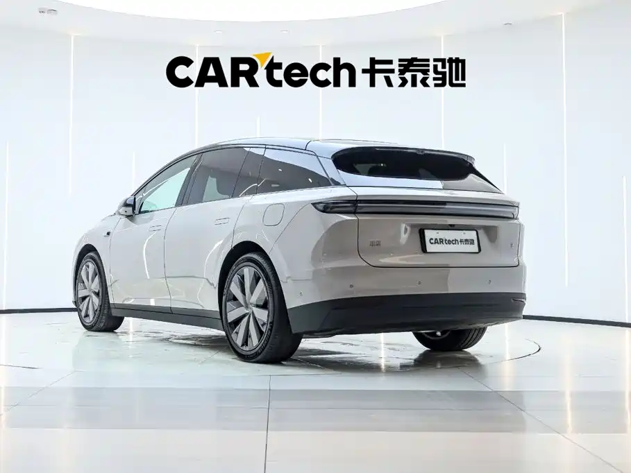 Li Auto i6 2026 2025 4WD Base Model