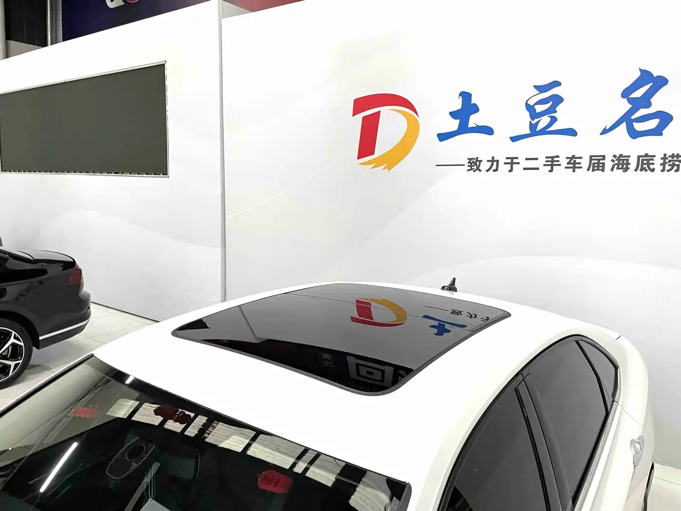 Volkswagen Sagitar 2022 280TSI DSG Surpassing Edition фото 10