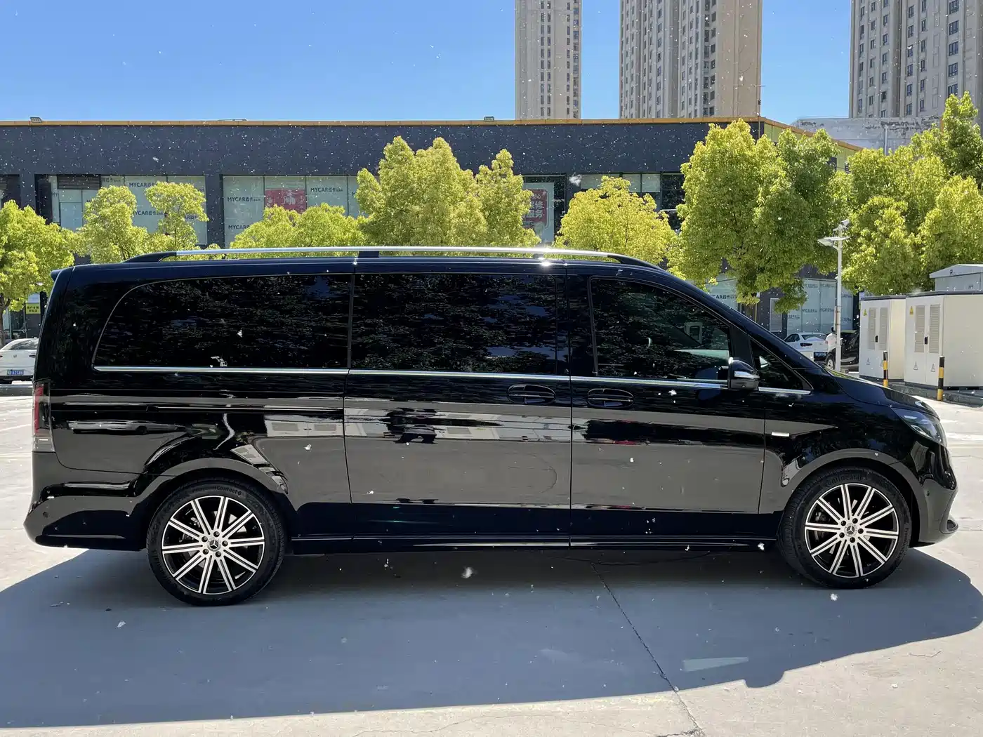 Mercedes-Benz V-Class 2024 V 300 L Long Wheelbase Premium фото 13
