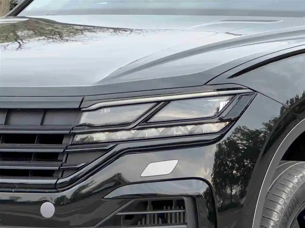 Volkswagen Touareg 2023 3.0TSI R-Line Black Sports Package фото 3