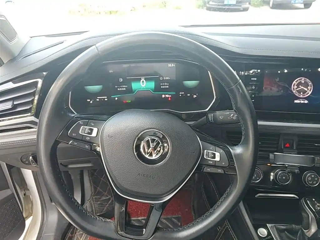 VOLKSWAGEN SAGITAR