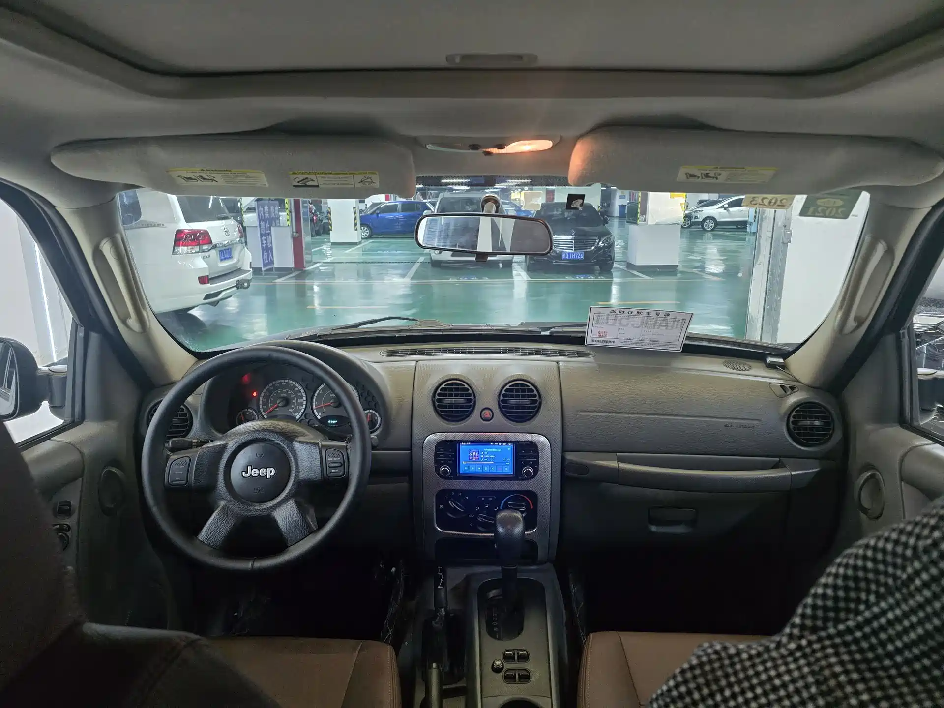 Фото 9 - Jeep Liberty