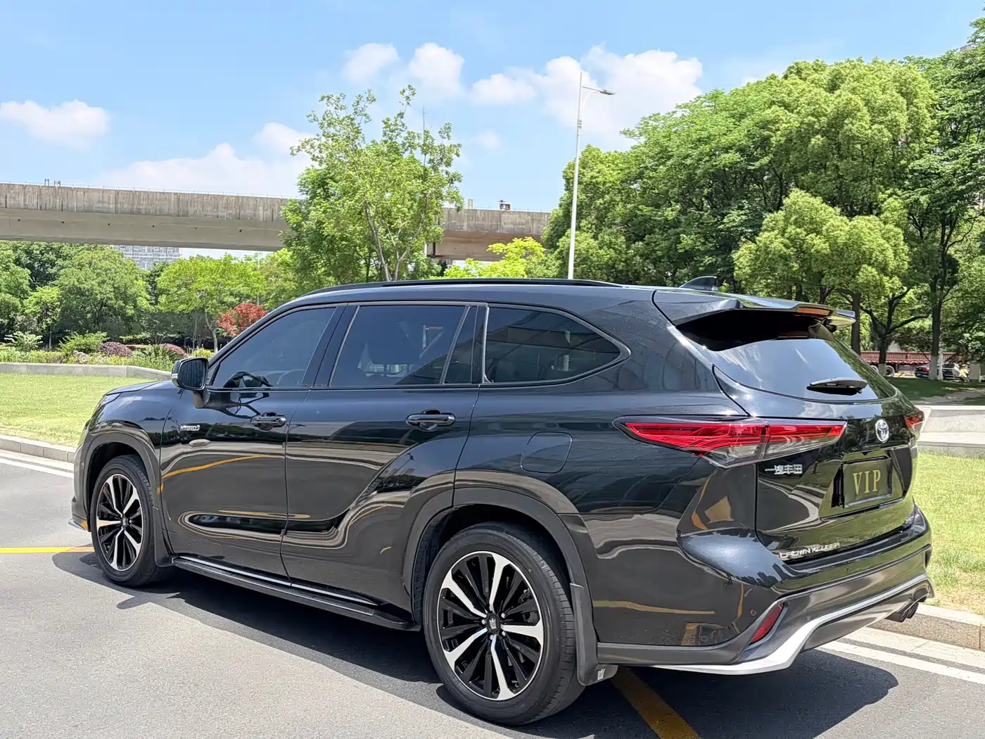 Toyota Crown Kluger 2021 2.5L HEV 4WD Premium фото 5