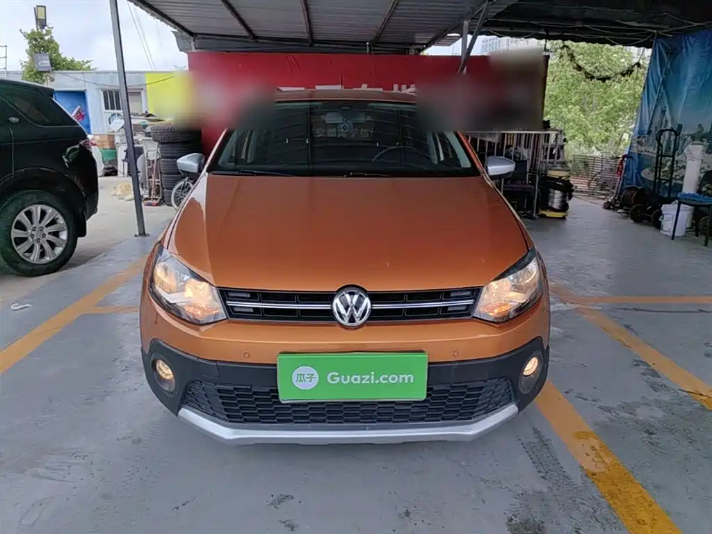 Volkswagen Polo 2016 1.6L Cross Polo Automatic фото 3