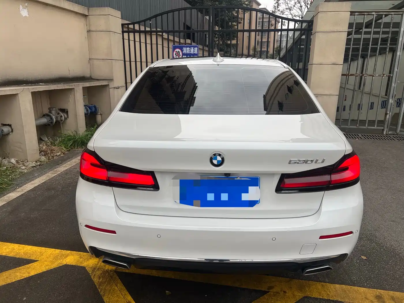 BMW 5 Series 2023 530Li Executive Luxury Package фото 3
