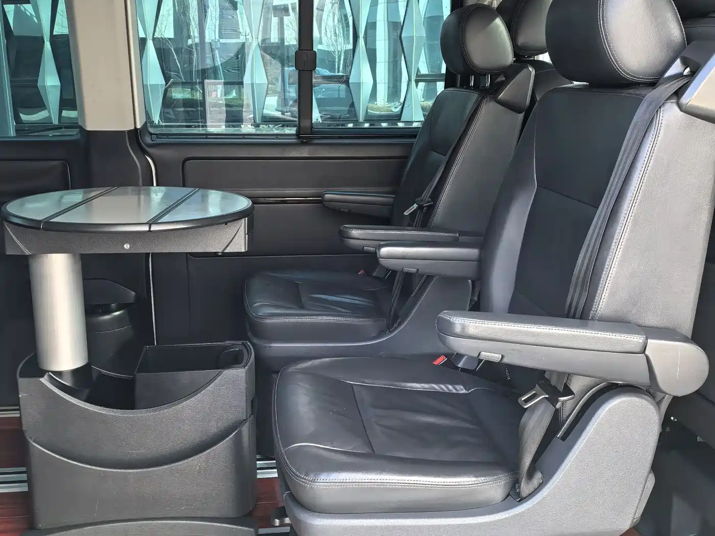 Volkswagen Multivan 2016 2.0TSI 2WD 66th Anniversary Edition фото 19