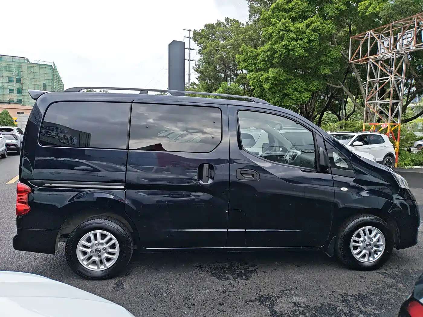 Nissan NV200 2014 2014 1.6L CVT Luxury (China IV)