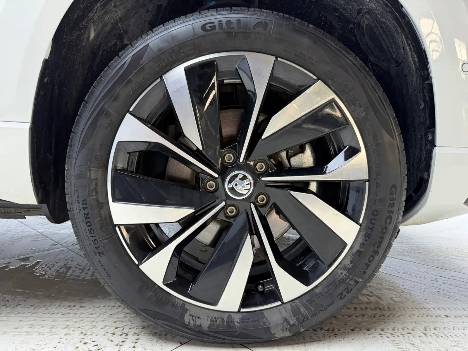 Photo 8 - Škoda Karoq