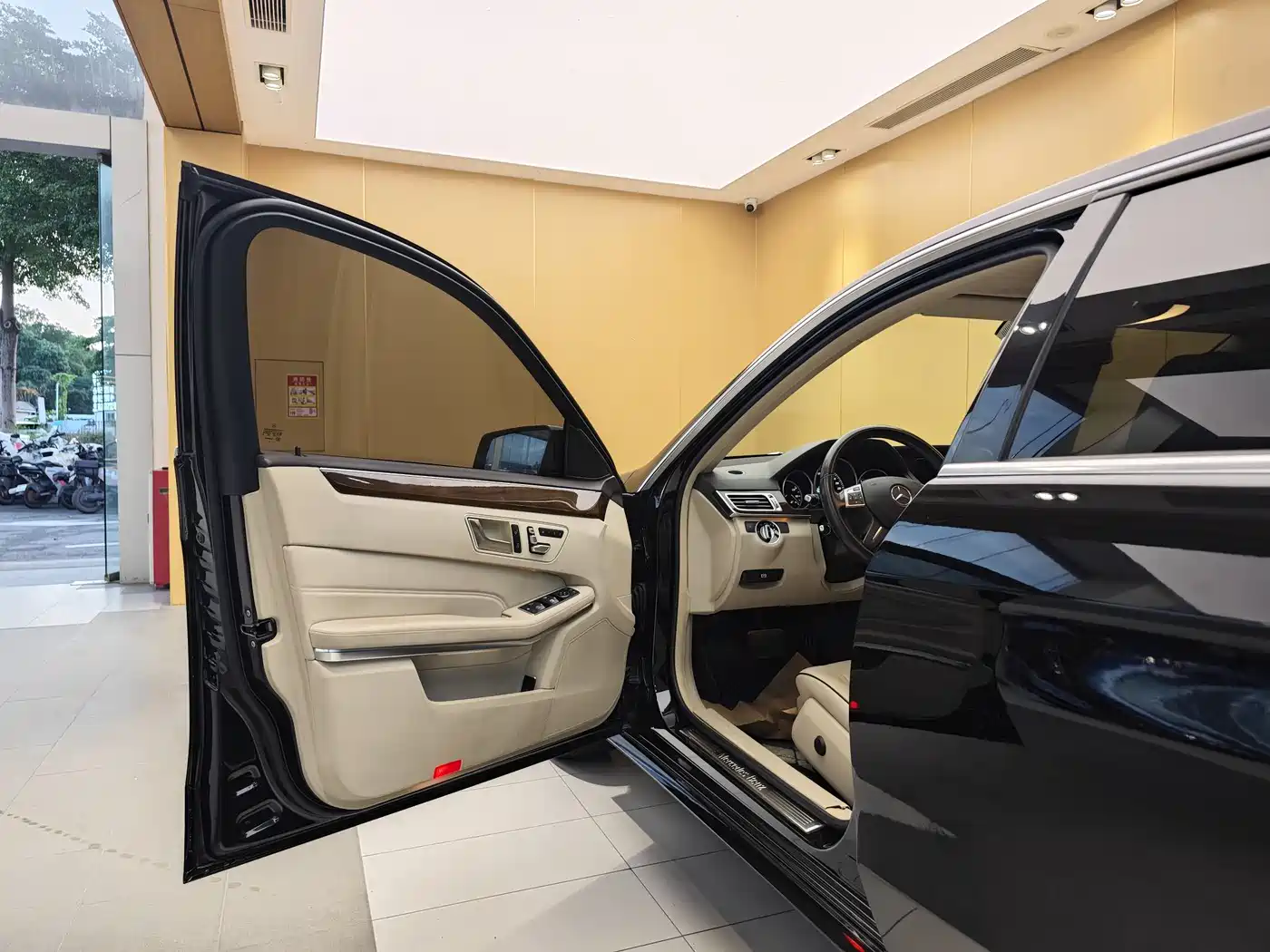 Mercedes-Benz E-Class 2015 E 260 L фото 8