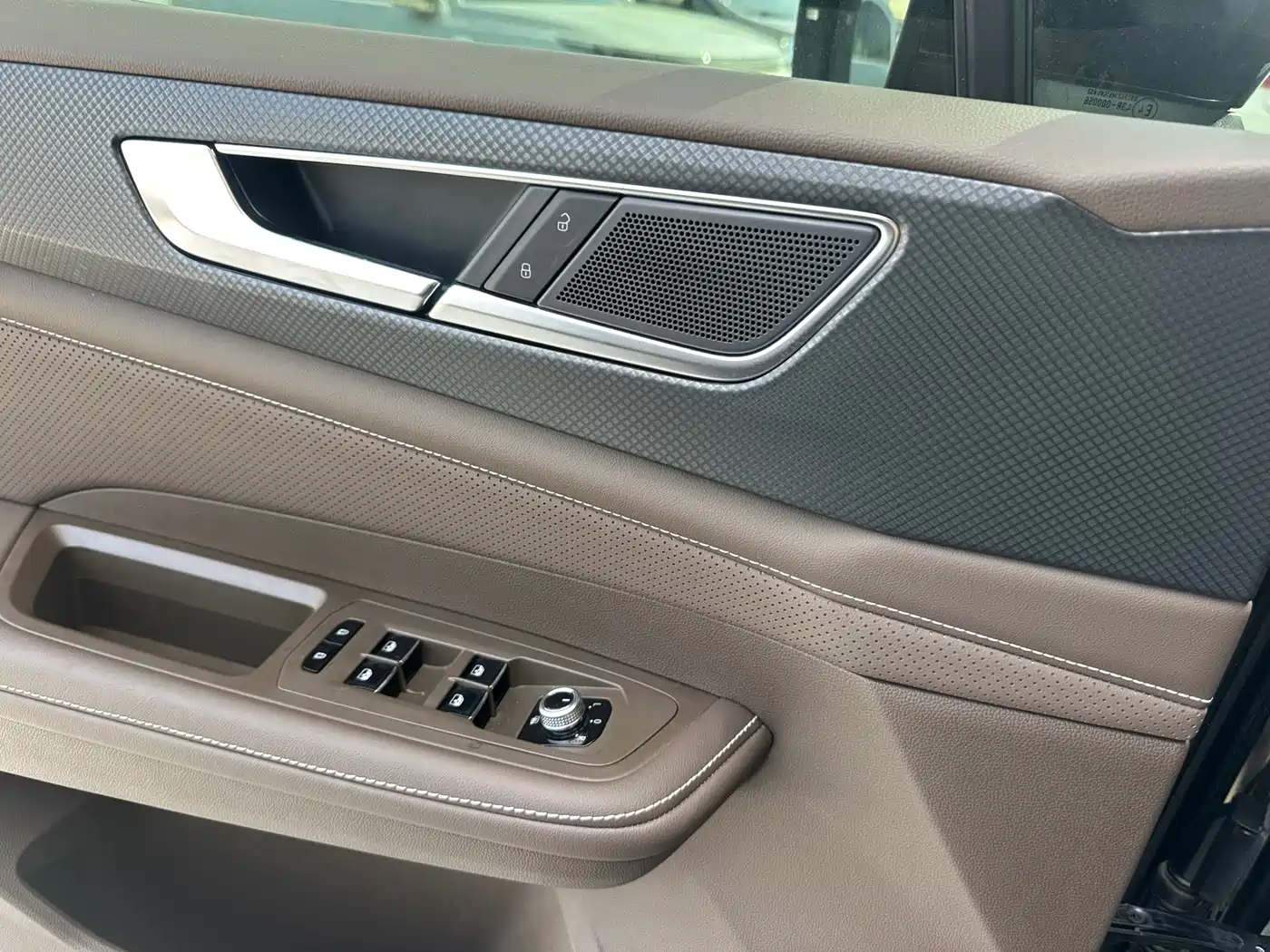 Volkswagen Viloran 2023 Facelift 330TSI Business Edition фото 26