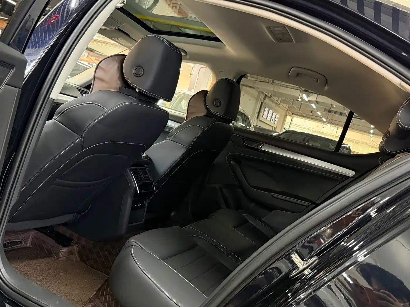 Škoda Superb 2024 TSI280 DSG Premium Edition фото 6