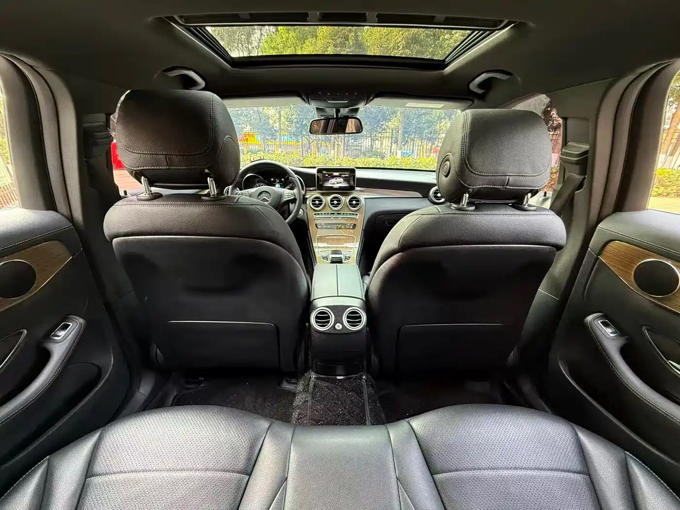 Mercedes-Benz GLC Coupe 2018 GLC 260 4MATIC Coupe SUV фото 14