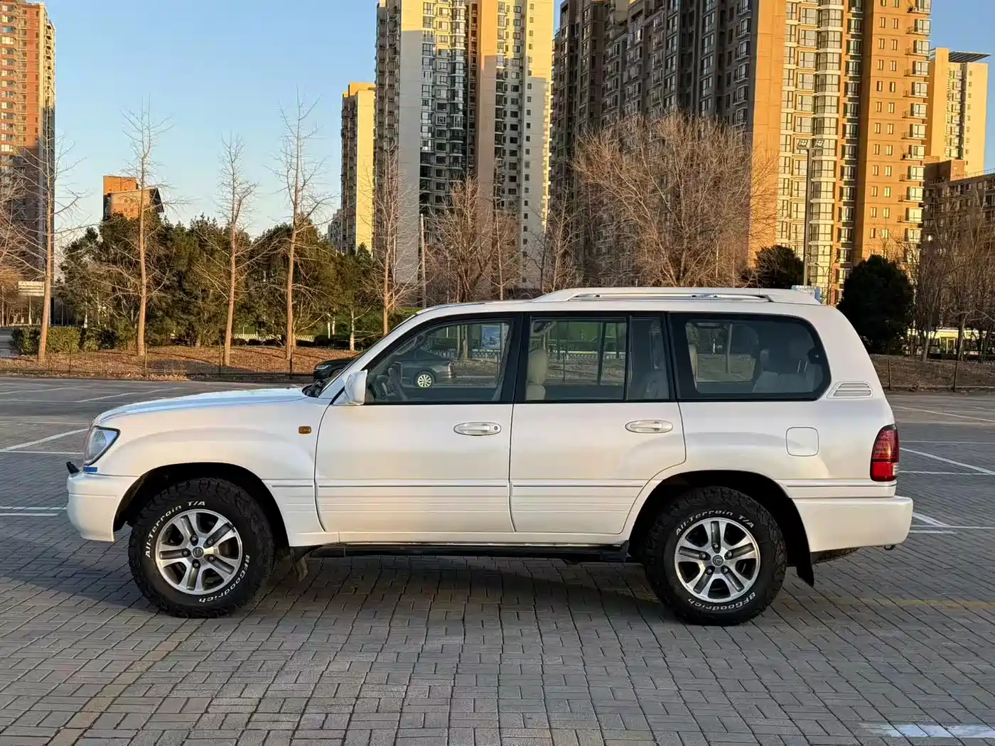 Lexus LX 2005 470 фото 8