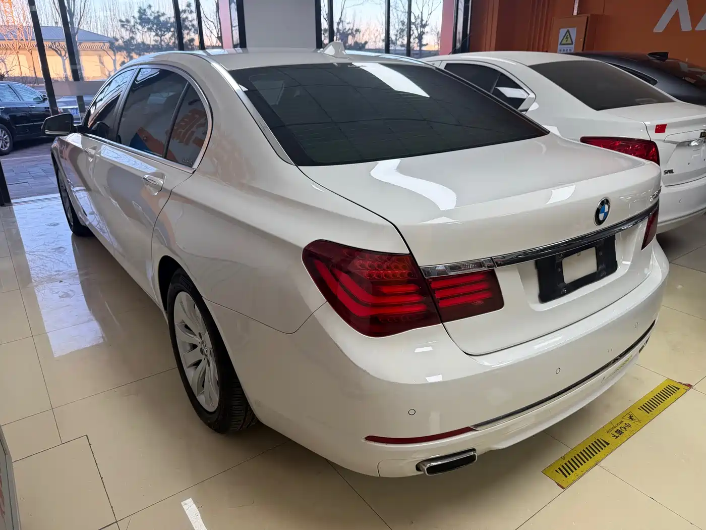 BMW 7 Series 2013 Model 740Li Leading фото 15