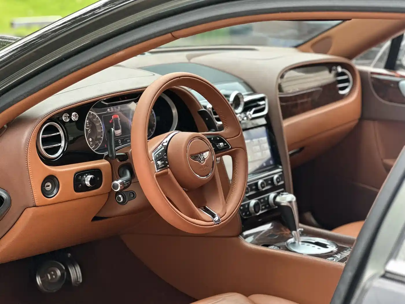 Bentley Flying Spur 2010 6.0T 5-seater Version фото 4
