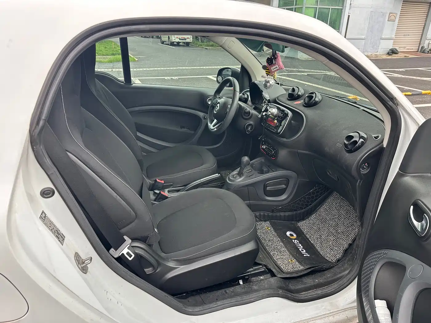 smart fortwo 2019 2019 0.9T 66kW Hardtop Wind Edition China VI