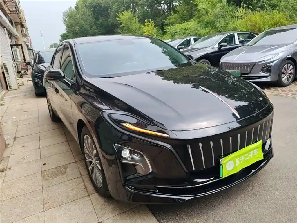 Hongqi E-QM5 2022 431km Charging Enjoyment Edition фото 4