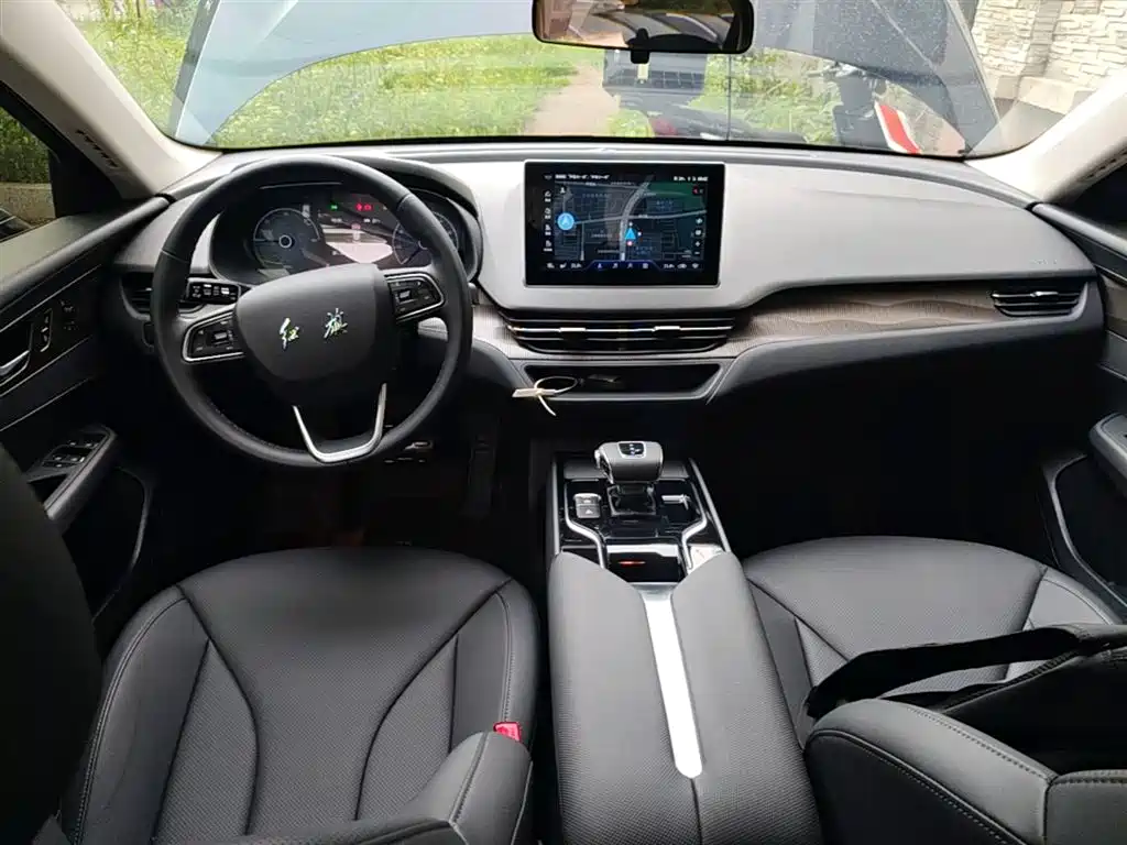 Hongqi E-QM5 2022 431km Charging Enjoyment Edition фото 10