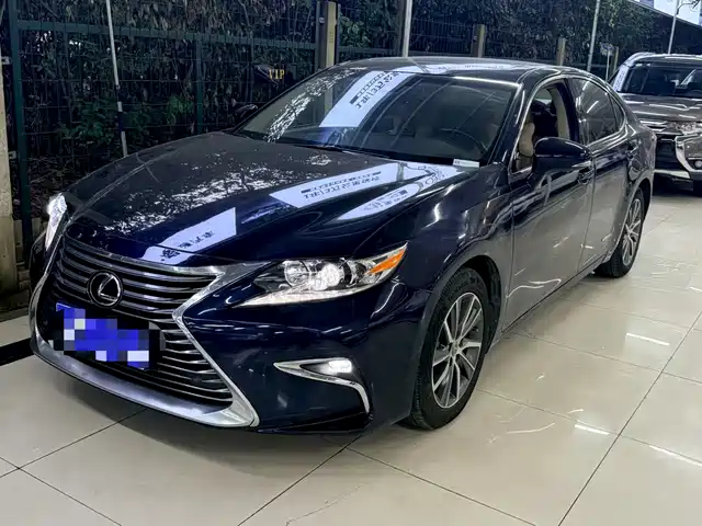 Lexus ES 2015 300h Comfort Edition — фото 1