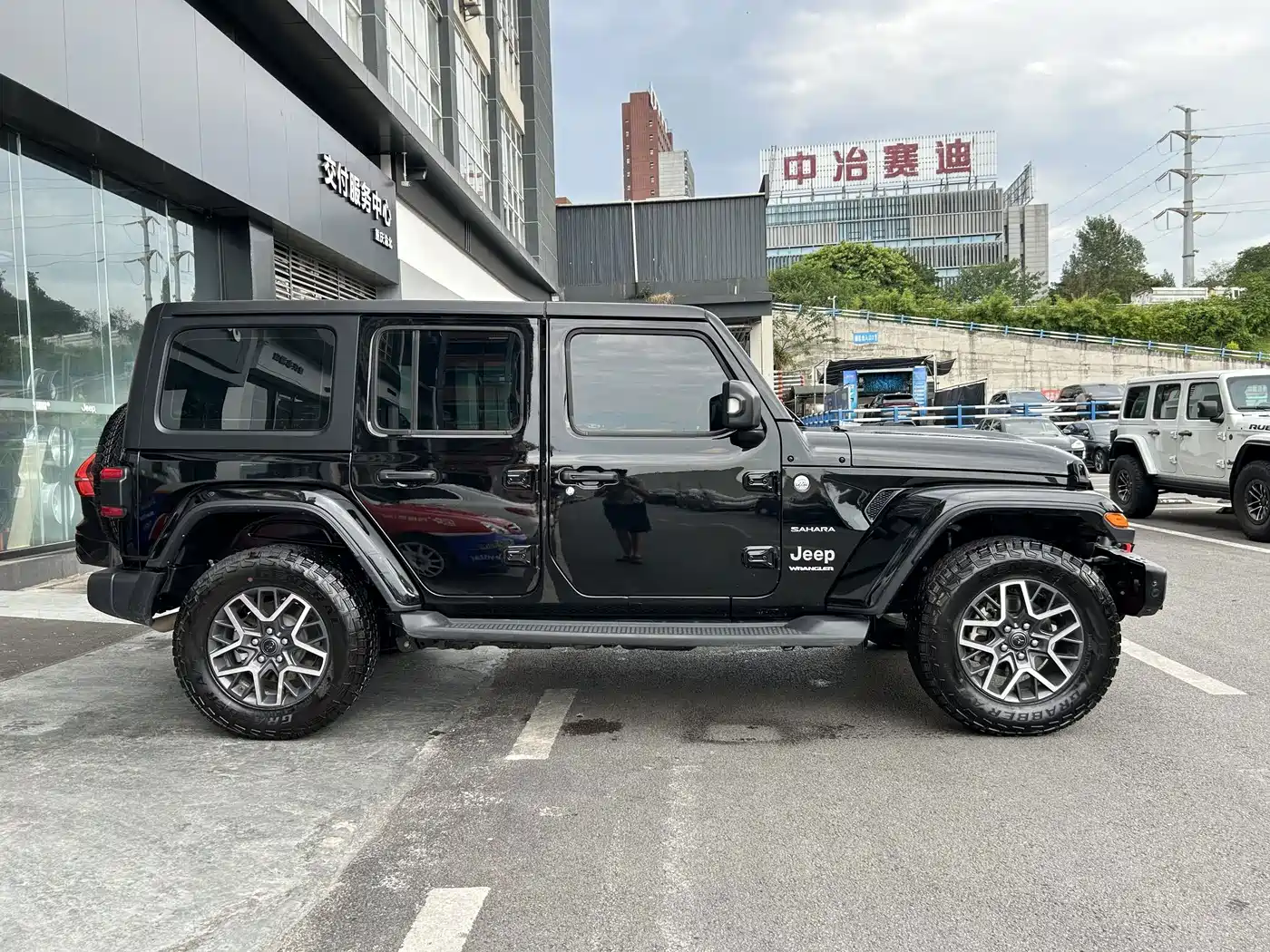 Jeep Wrangler 2024 2024 Model 2.0T Sahara Four-Door Version
