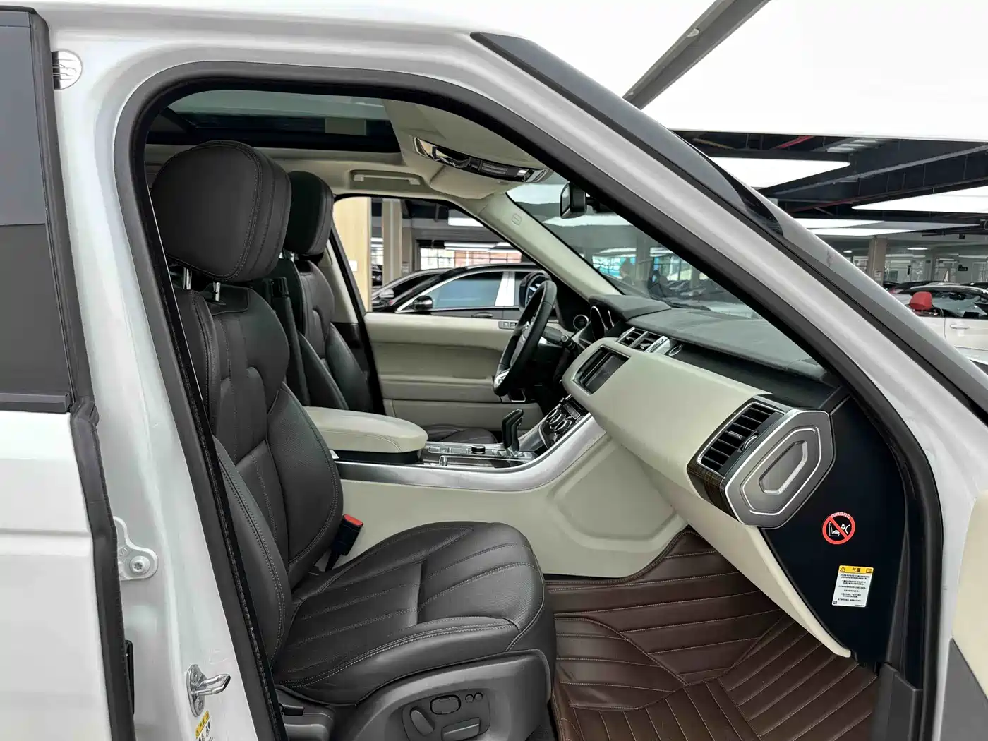 Land Rover Range Rover Sport 2015 3.0 SC V6 HSE фото 6