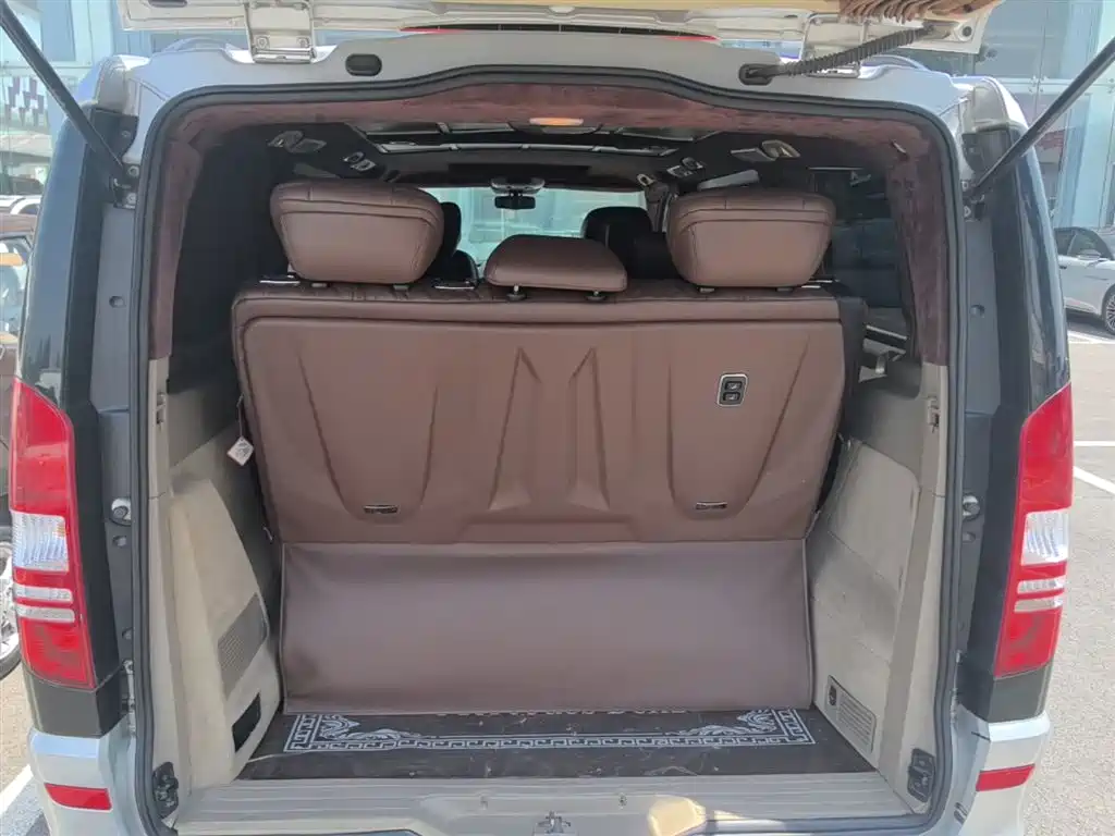 Mercedes-Benz Viano 2013 3.0L Comfort Edition фото 19