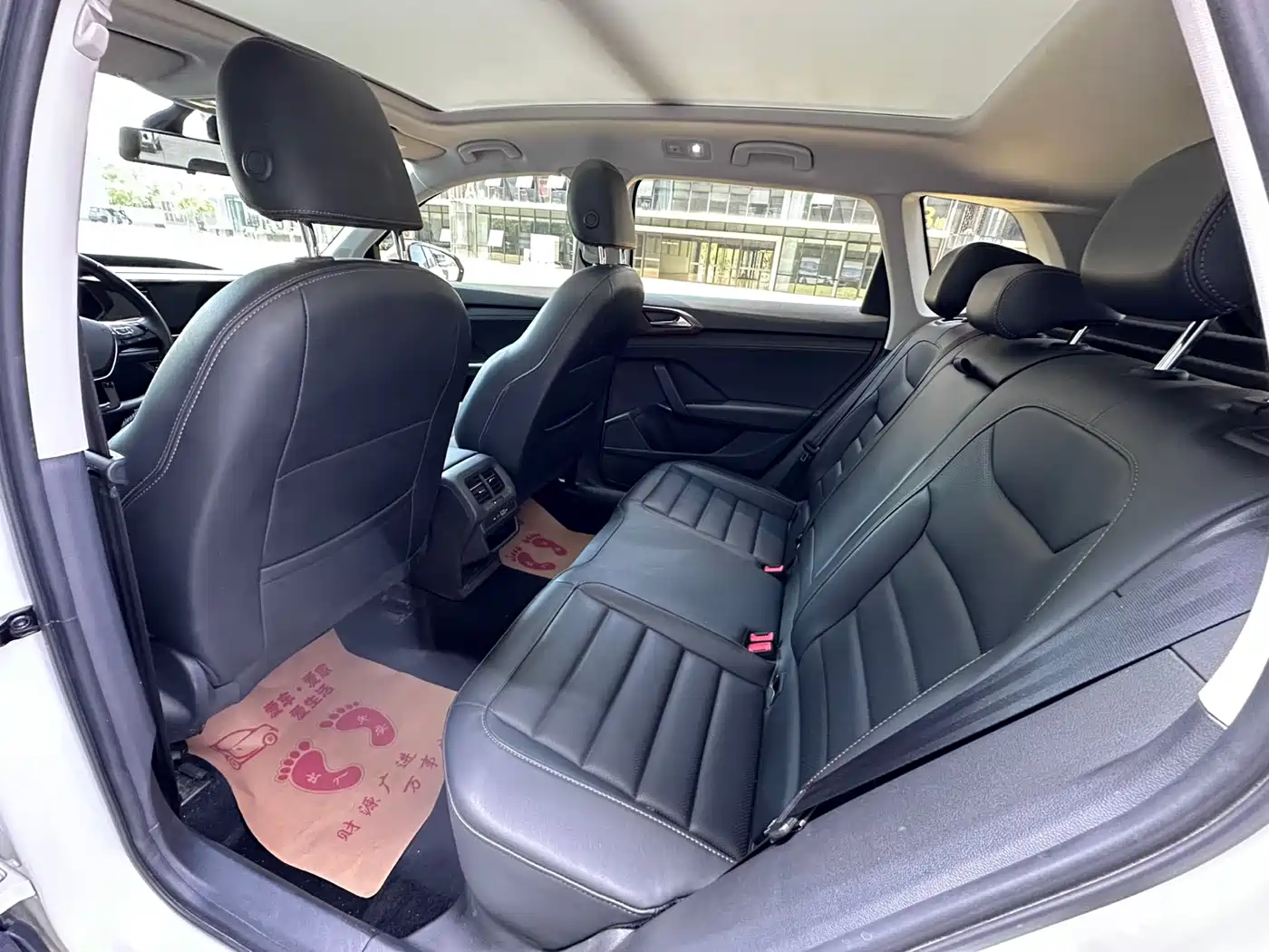 Volkswagen Tharu 2022 280TSI FWD Luxury Edition фото 11