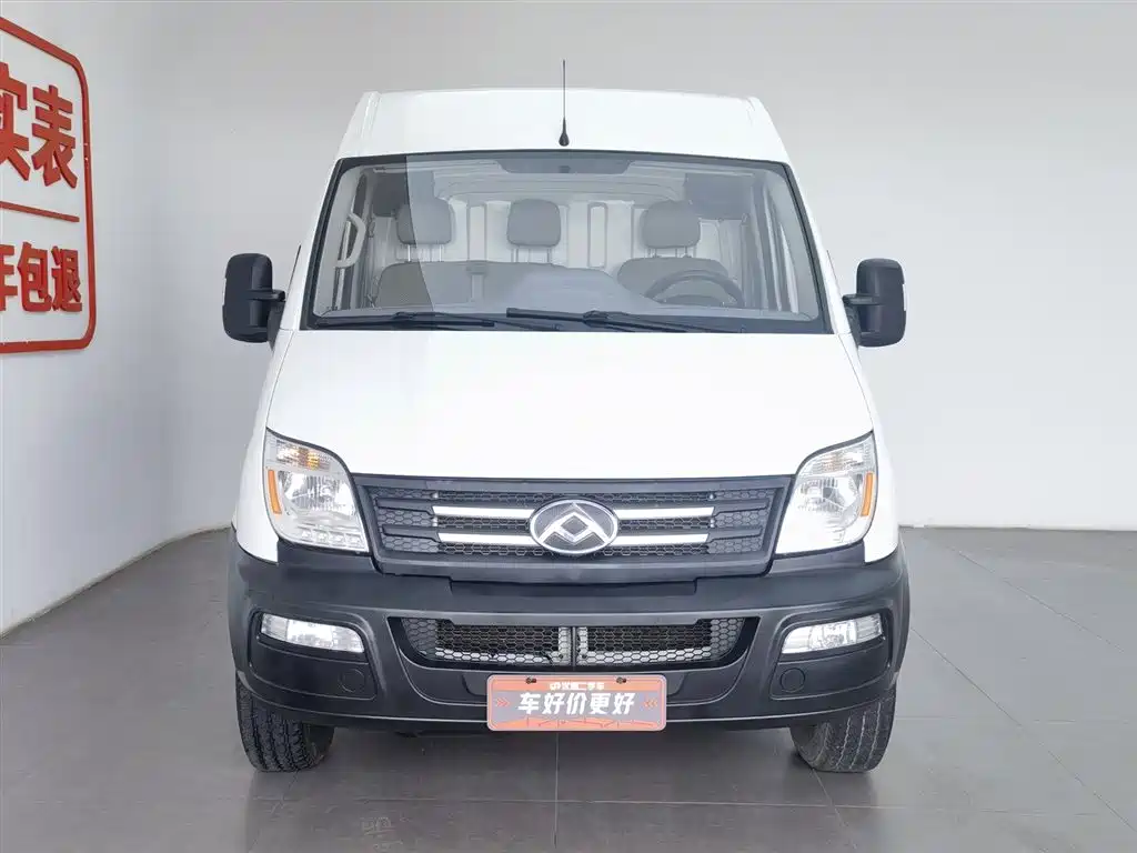 SAIC Maxus Xintu V80 2020 2.5T Manual Classic City Delivery King Short Wheelbase Medium Roof 2/3-seater фото 3