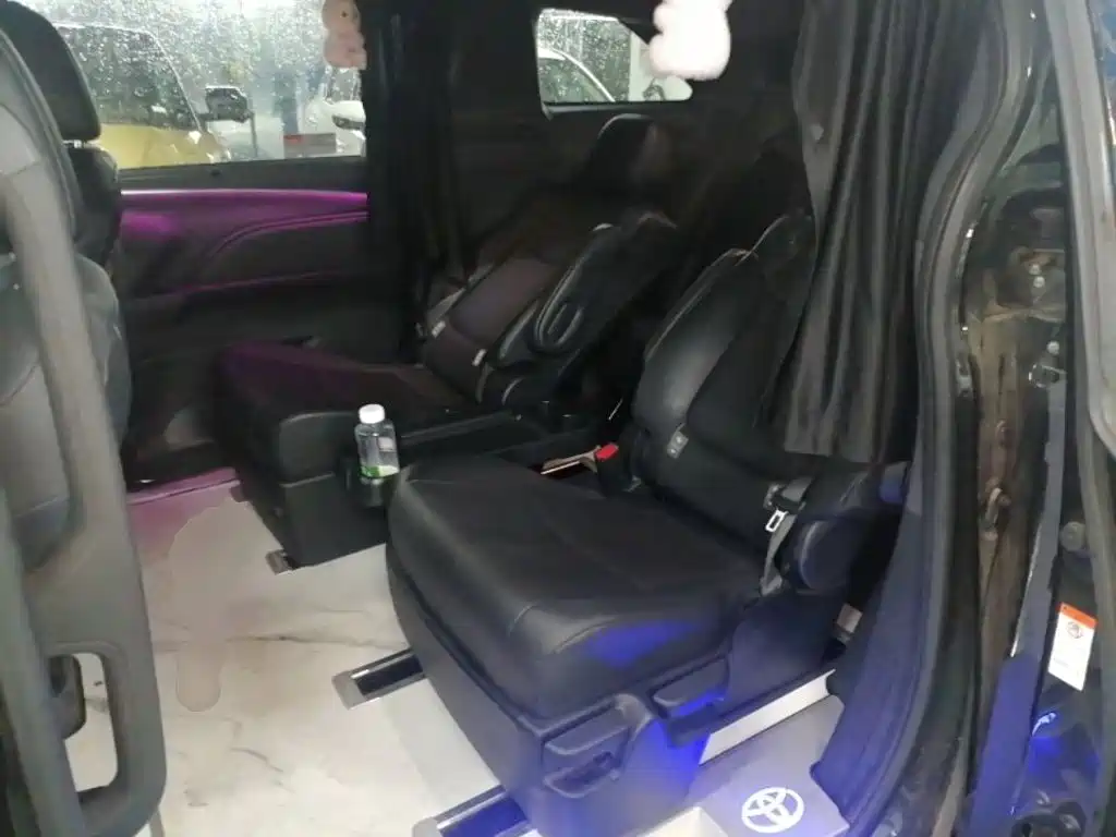 Toyota Granvia 2024 2024 2.5L Hybrid Luxury