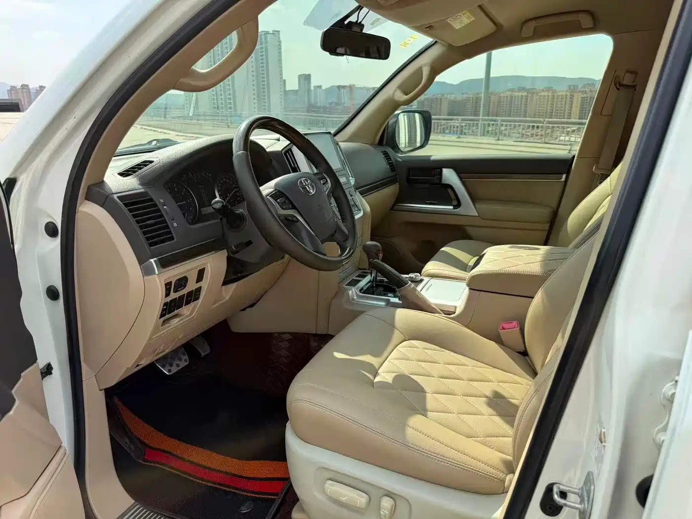 Toyota Land Cruiser (Import) 2015 4.0L V6 Middle East Limited Edition фото 4