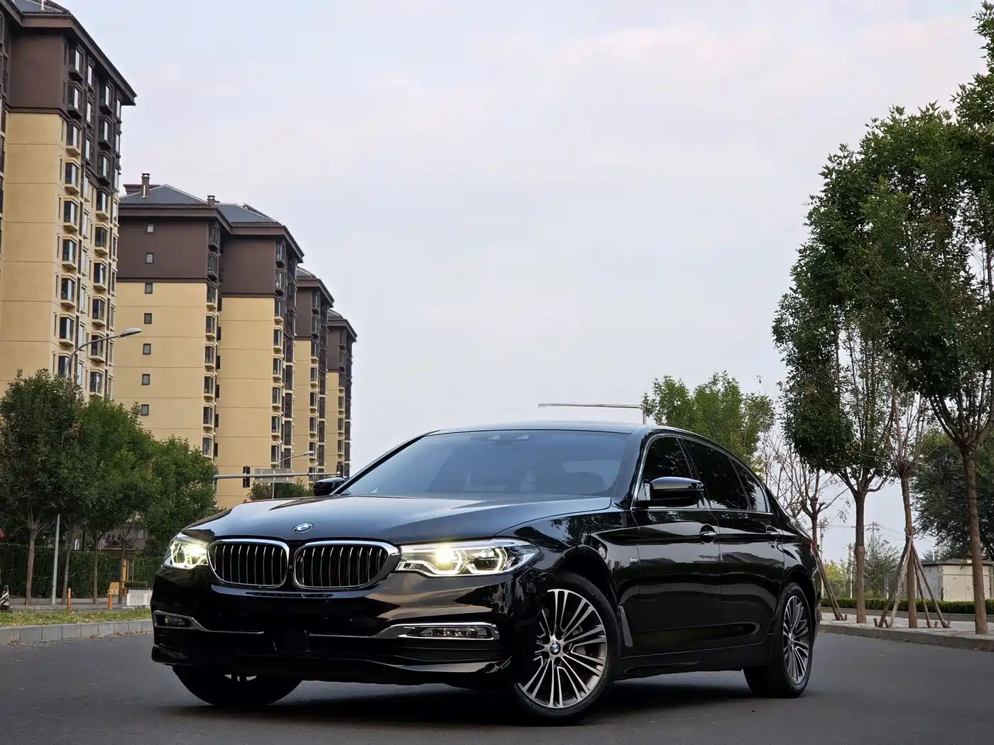 Photo 1 - BMW 5 Series