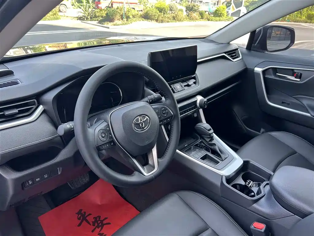 Toyota RAV4 Rongfang 2023 2.0L CVT 2WD Fashion Edition фото 18