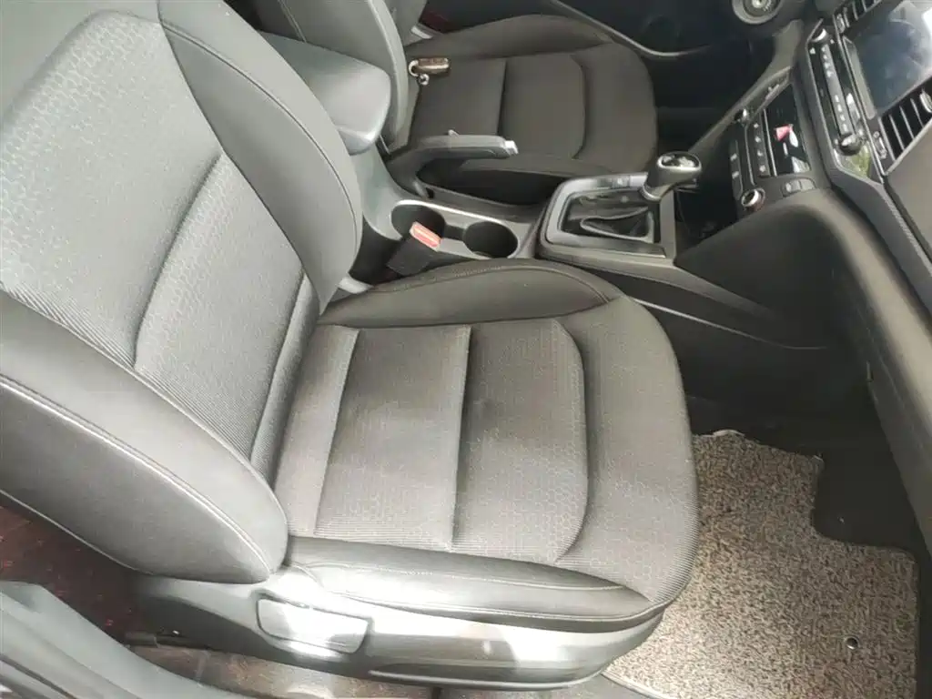 Hyundai Elantra 2016 1.4T DCT Dynamic·Vitality фото 25