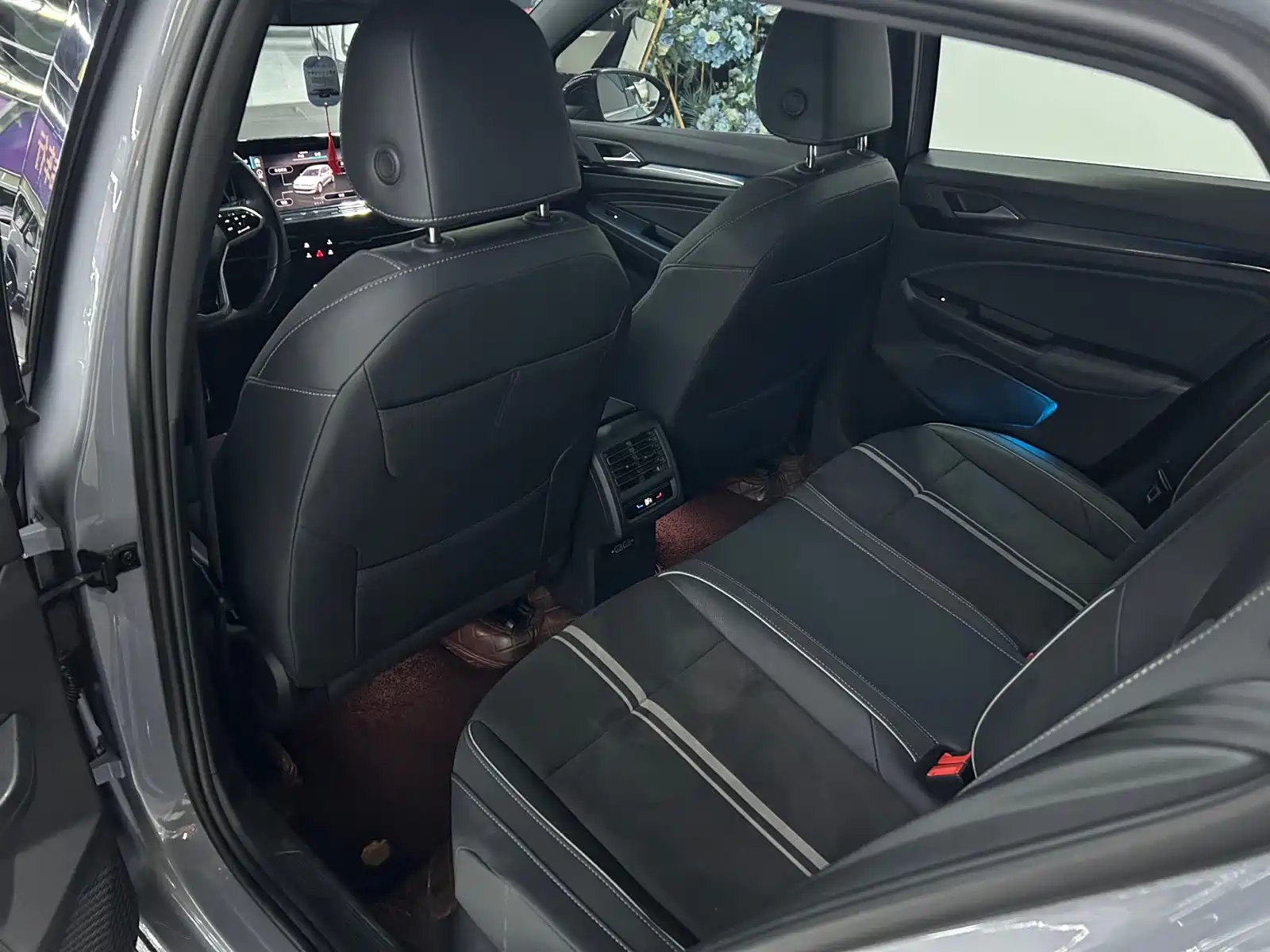 Фото 4 - Volkswagen Golf