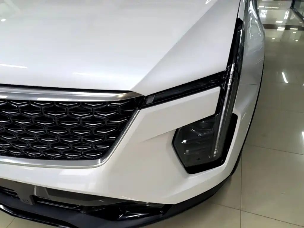 Cadillac XT4 2025 2024 28T 2WD Premium