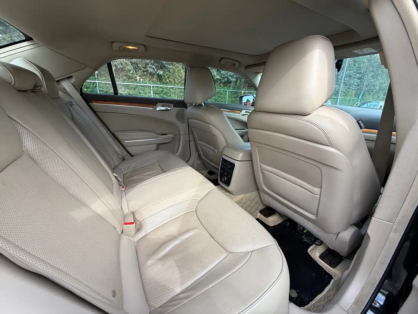 Chrysler 300C (Import) 2014 2013 Model 3.6L Premium Comfort Edition
