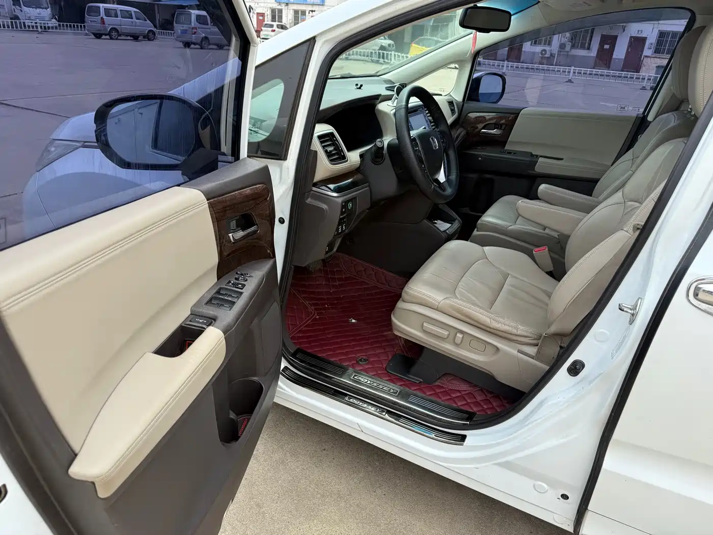 Фото 4 - Honda Odyssey
