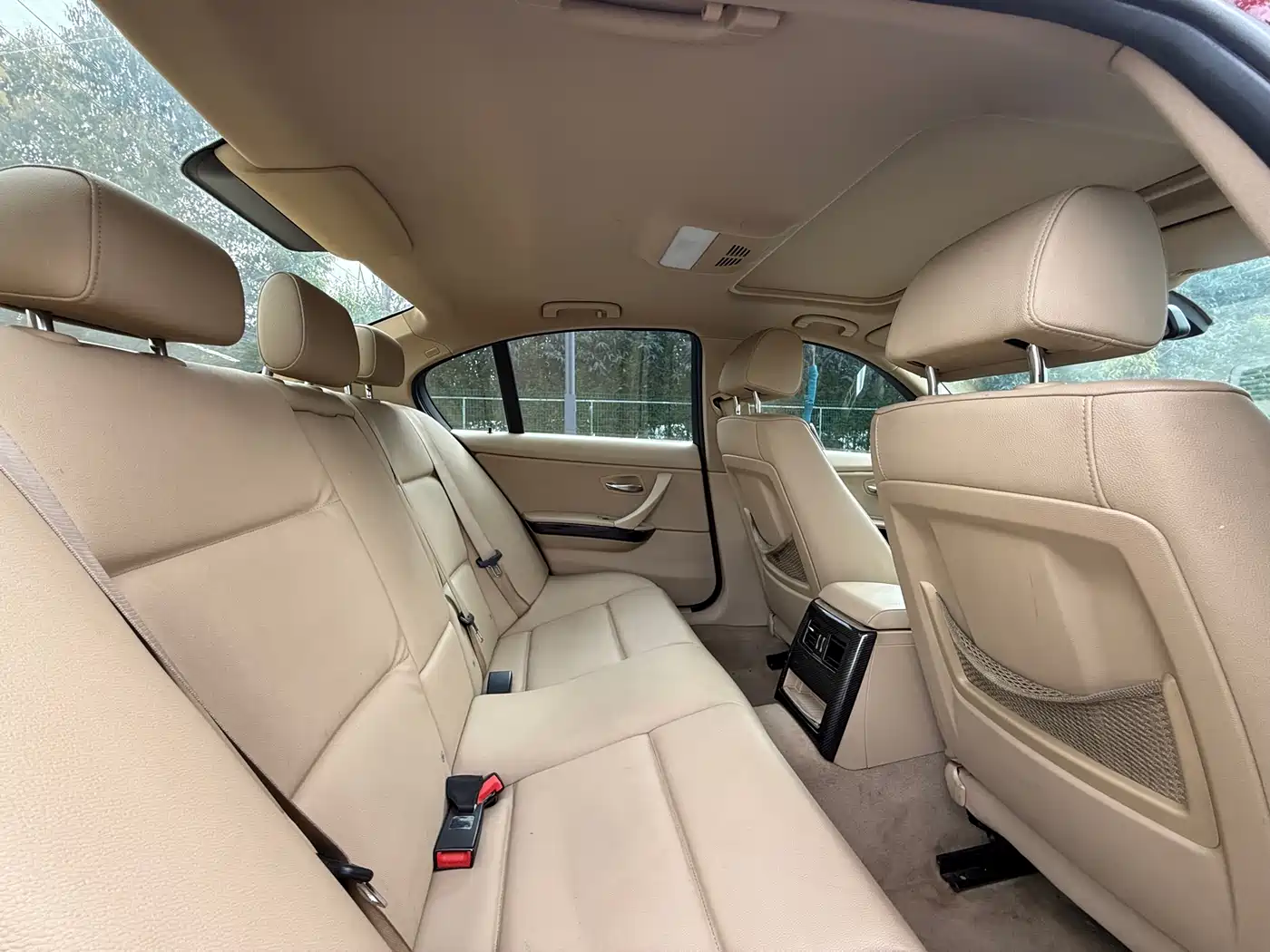 BMW 3 Series (Import) 2012 318i Leading фото 19