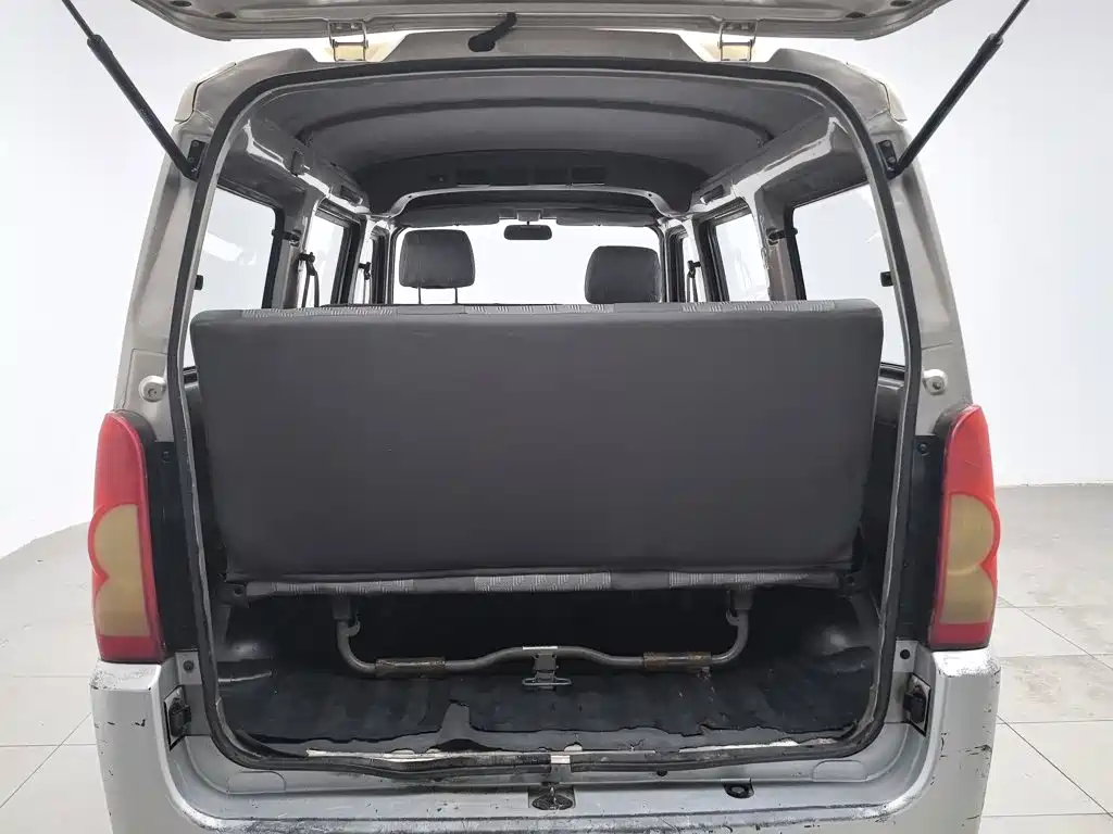 Wuling Motors Wuling Rongguang 2011 2011 1.2L Base Model