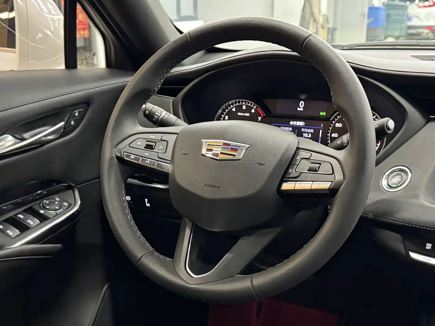 CADILLAC XT4
