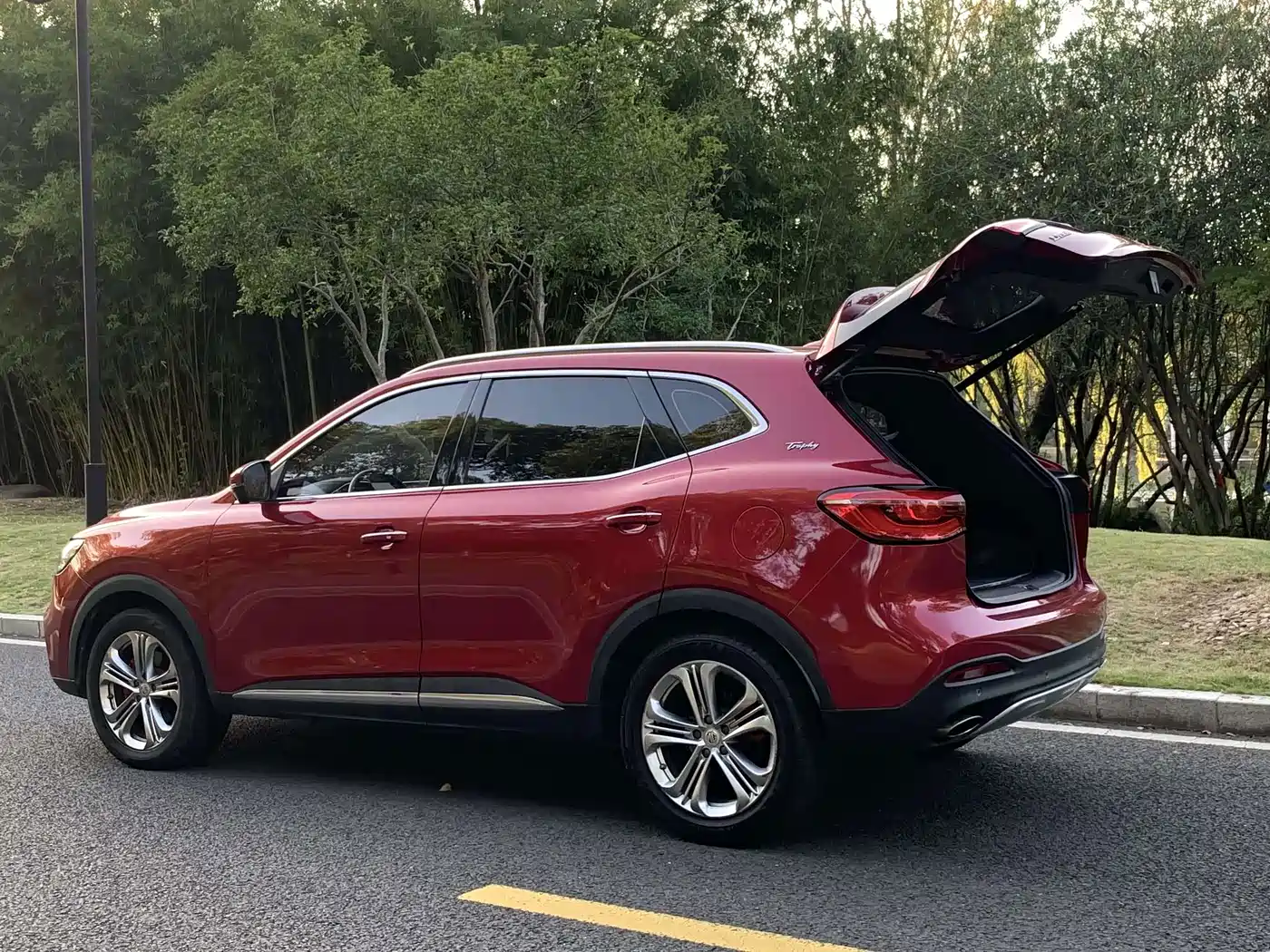 MG HS 2019 2019 30T Automatic 2WD Trophy Super Burn Edition China VI