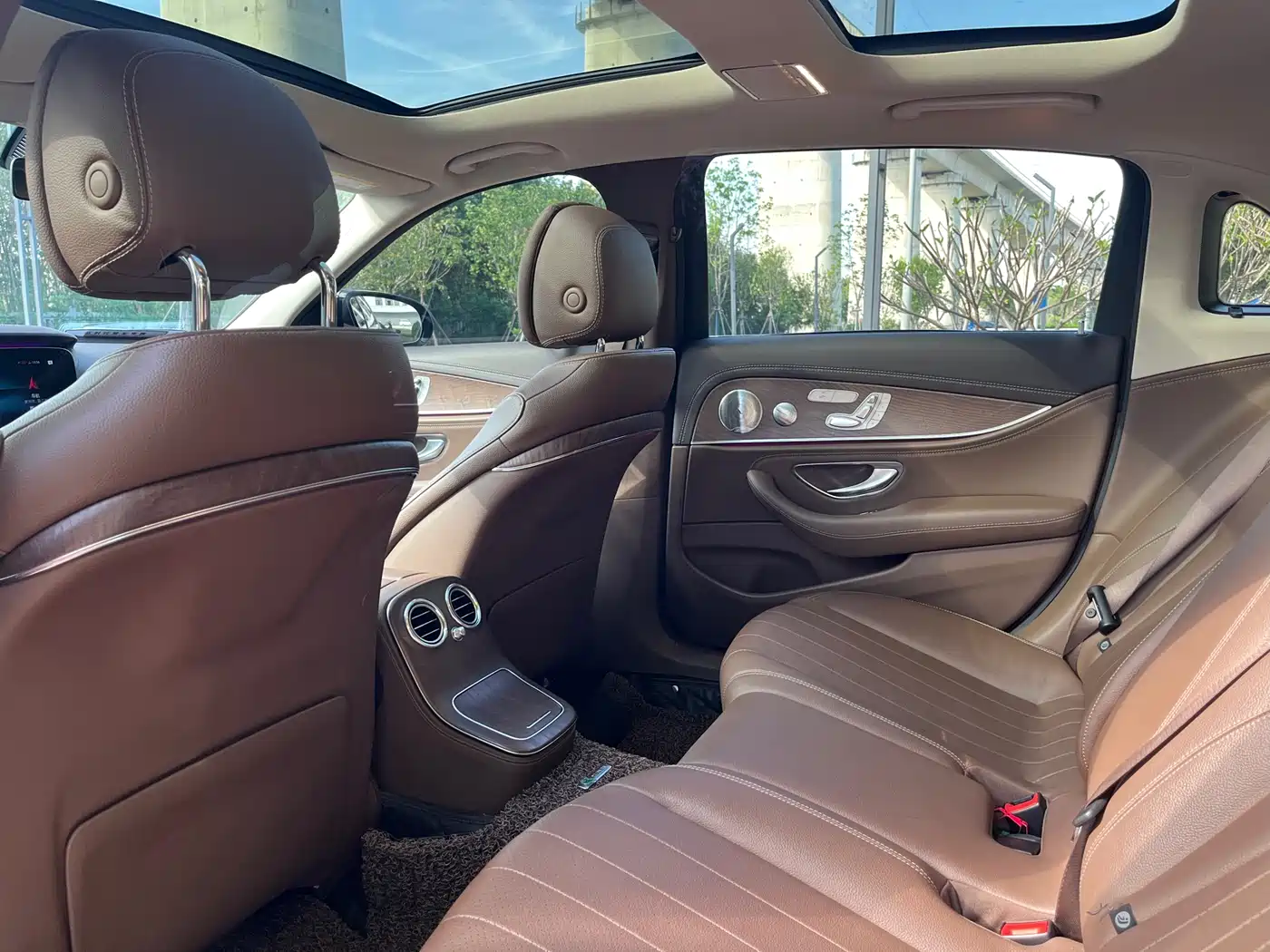 Mercedes-Benz E-Class 2021 E 300 L Luxury фото 6
