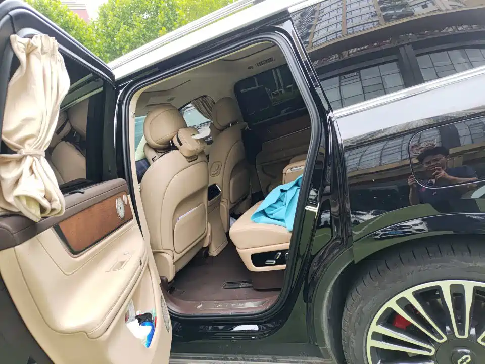 AITO Wenjie AITO M9 2024 Range Extender Max Edition 42kWh 6-seater фото 6