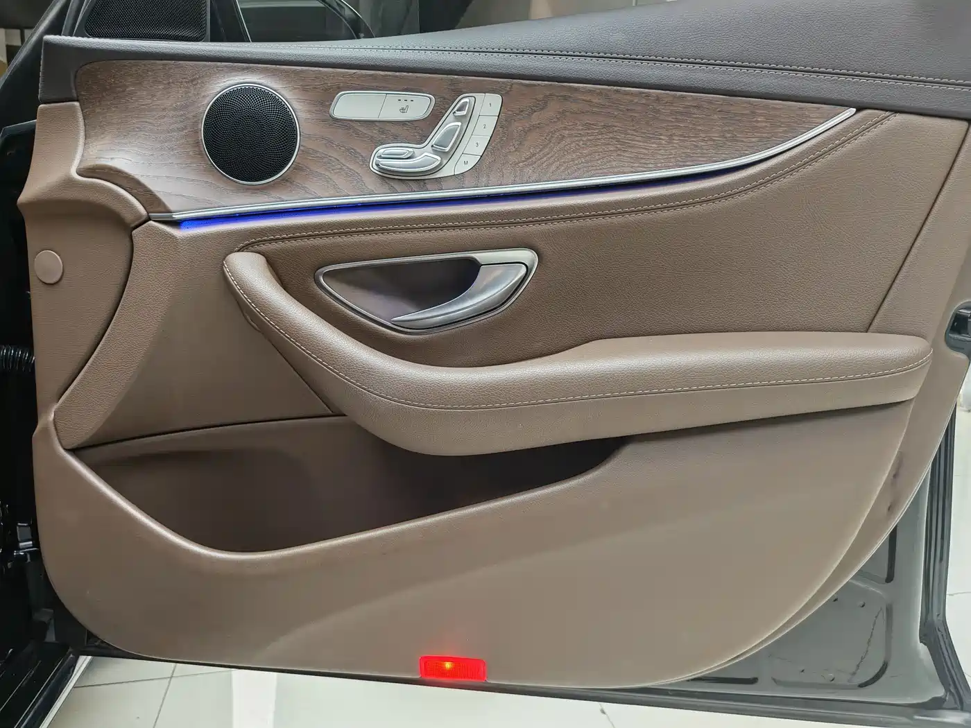 Mercedes-Benz E-Class 2023 E 300 L Fashion фото 27
