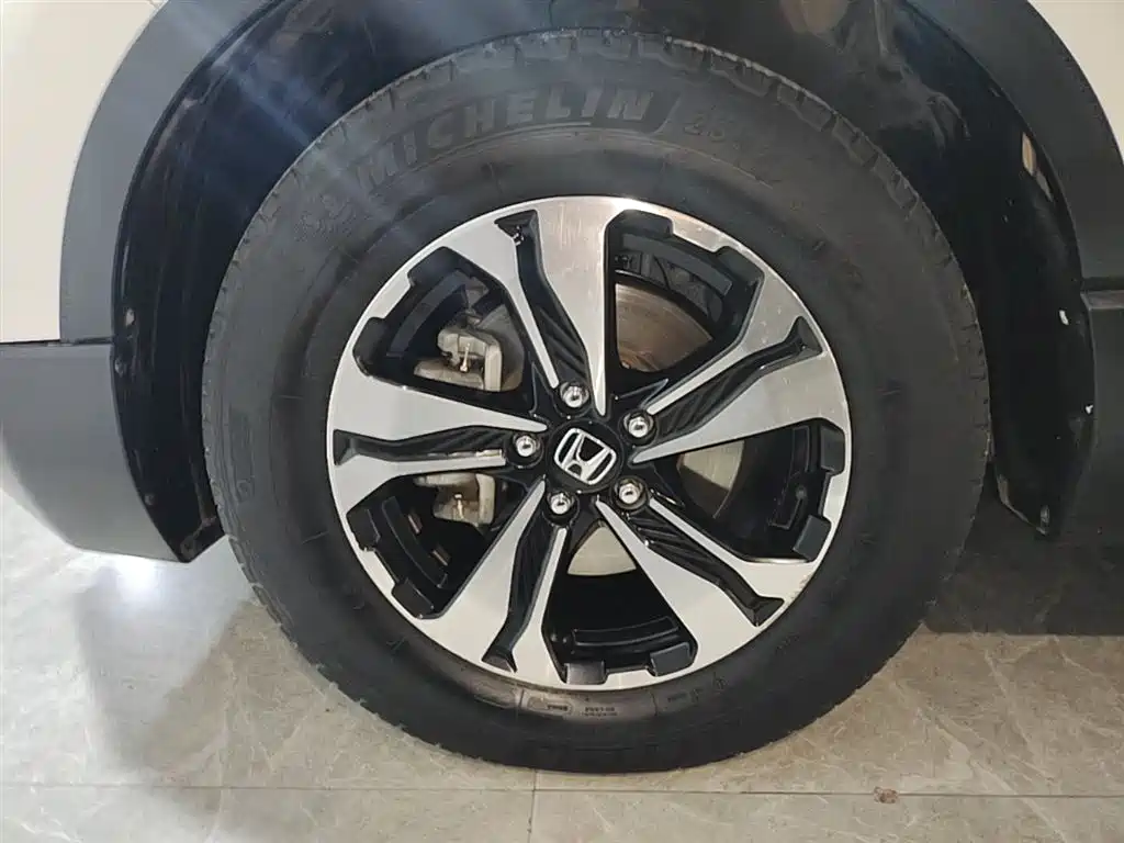 Фото 23 - Honda CR-V