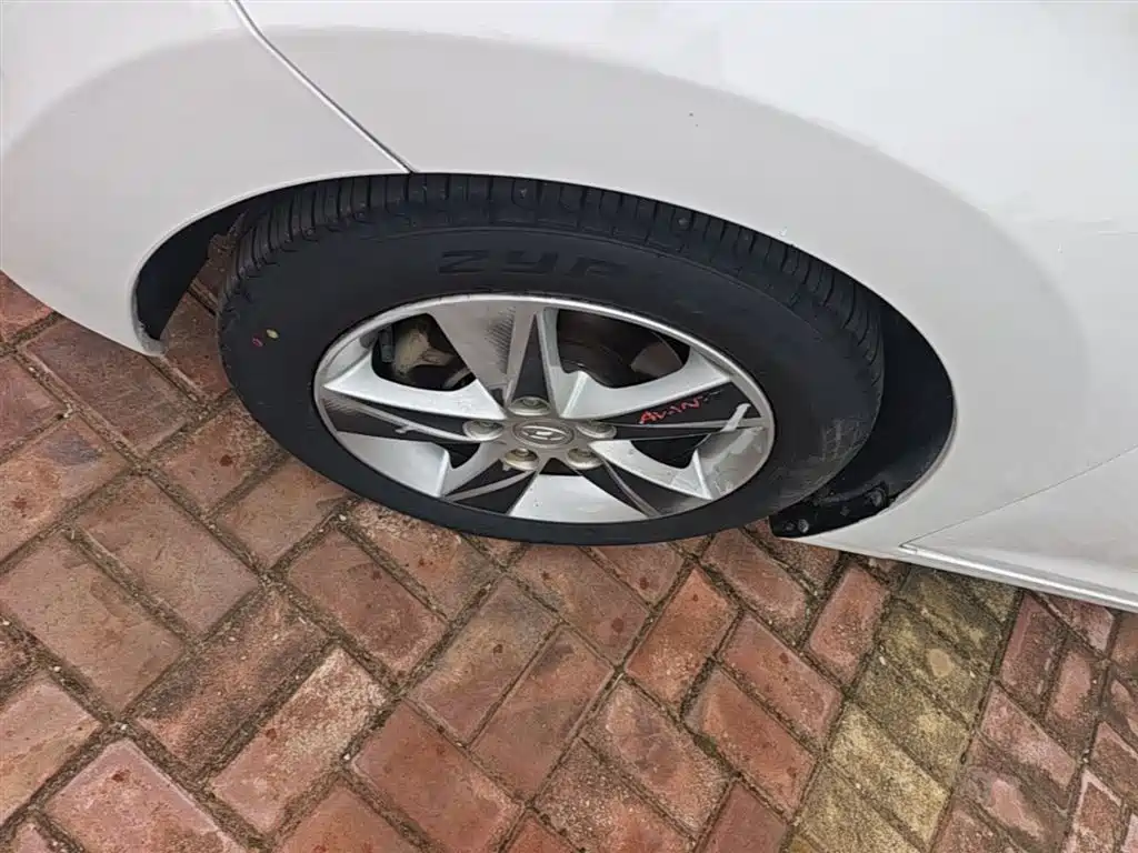 Hyundai Langdong 2013 1.6L Automatic Leading фото 23