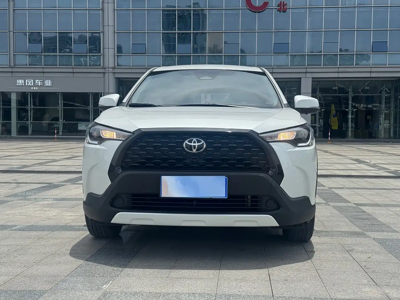 Toyota Corolla Cross 2024 Model 2.0L Pioneer Edition фото 2