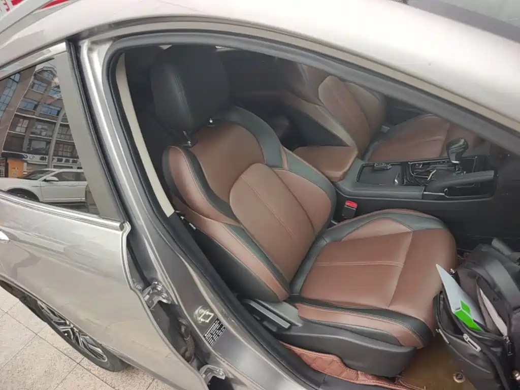 Dongfeng Aeolus Dongfeng Fengshen AX7 2018 2018 Classic 1.6T Auto Luxury